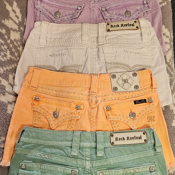 Rock revival/miss me shorts size 27